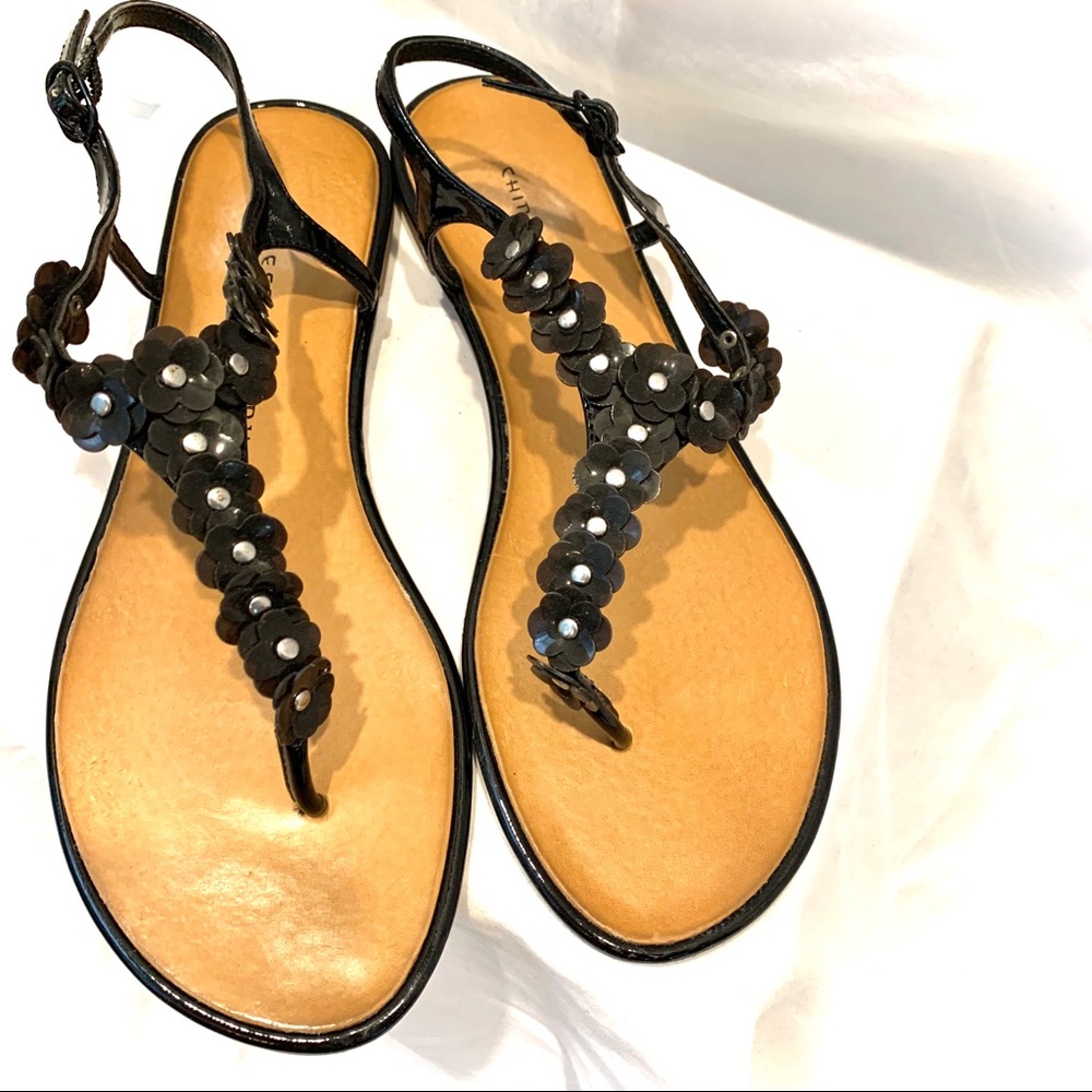 Chinese Laundry black patent flower t-strap sandal
